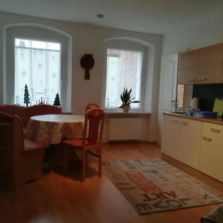 & Ferienwohnung Zum Schmuckgiebel