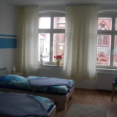 게스트하우스 & Ferienwohnung Zum Schmuckgiebel 탄게르문데