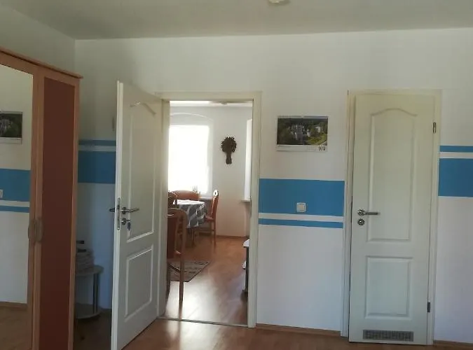 & Ferienwohnung Zum Schmuckgiebel Guest house 3*