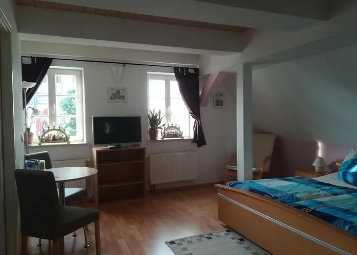 & Ferienwohnung Zum Schmuckgiebel Tangermuende